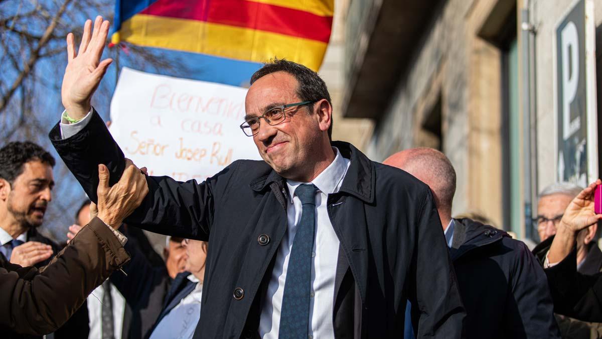 Josep Rull llega a Mútua de Terrassa para trabajar, tras salir de la cárcel de Lledoners