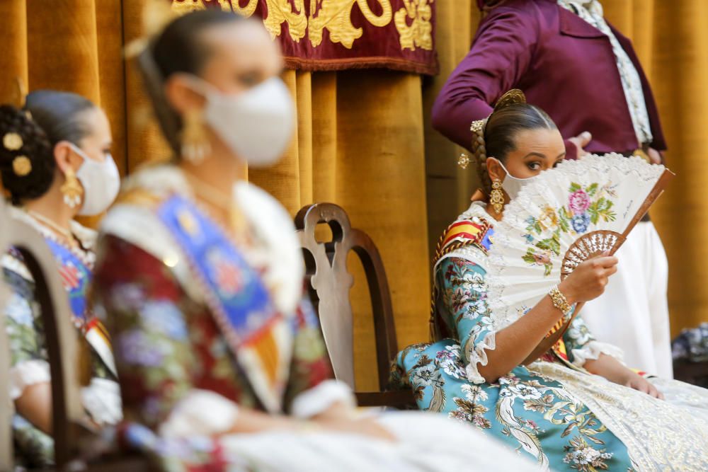 Premios falleros con mascarilla