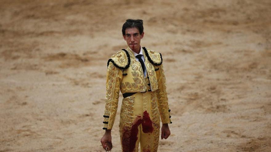 El torero malagueño durante una faena.