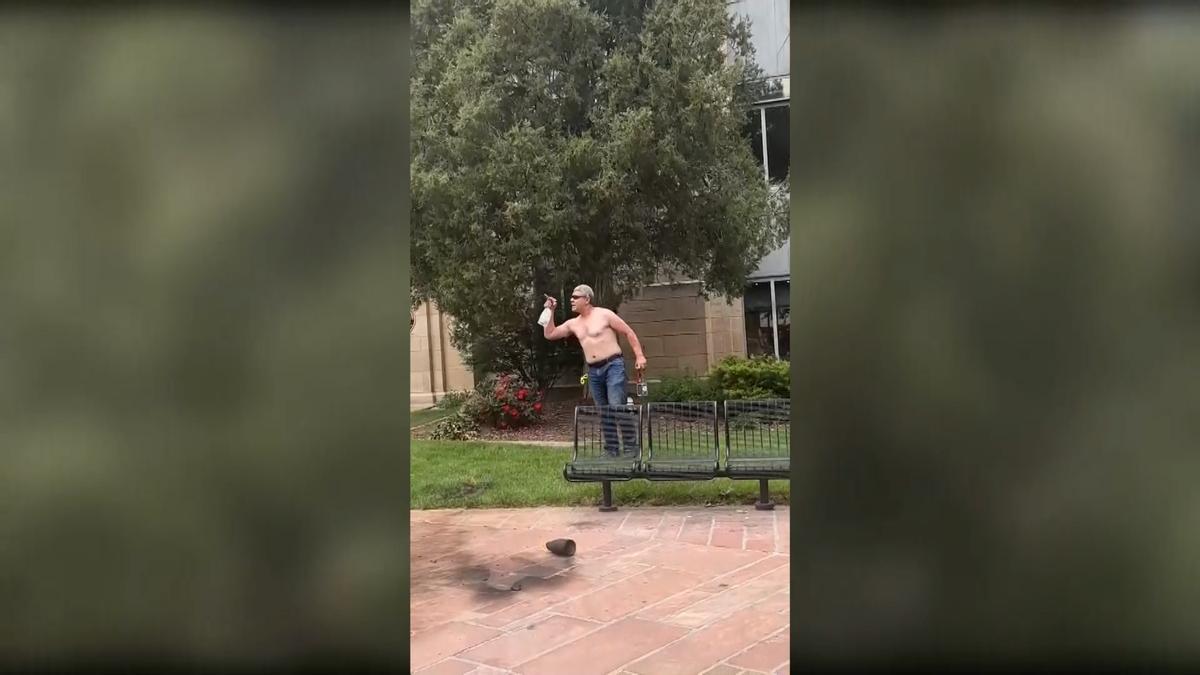 Un hombre prende fuego a varias personas proisraelí al grito de "¡Palestina libre!" y después es detenido en Colorado