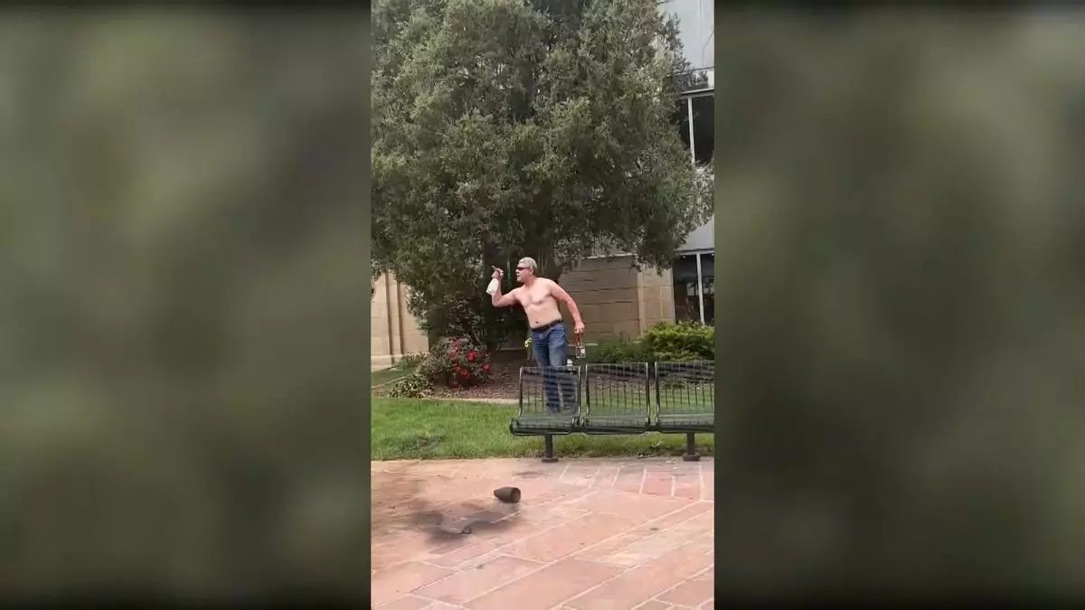 Un hombre prende fuego a varias personas proisraelí al grito de "¡Palestina libre!" y después es detenido en Colorado