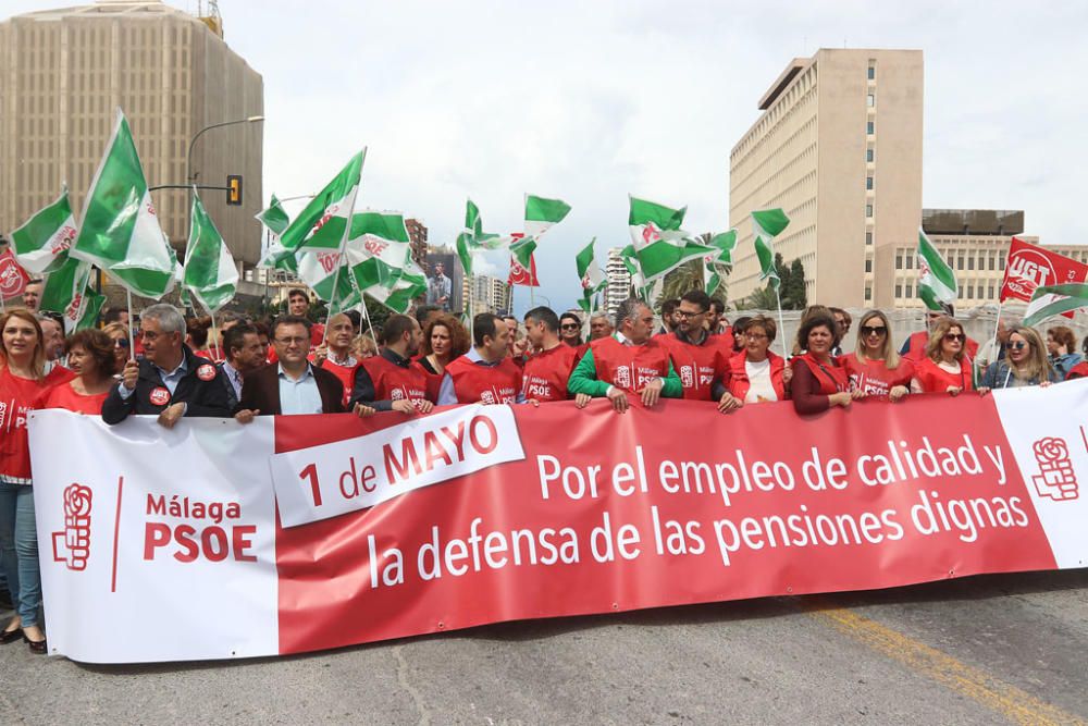 Miles de personas participan en la marcha convocada por los sindicatos para este martes, Día Internacional del Trabajo