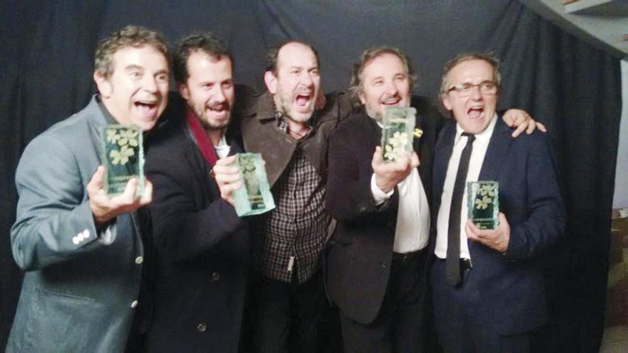 De Lira, Diego Romero, Karra Elejalde, Ignacio Vilar y Antonio Durán, con sus premios (izq. a dcha.).