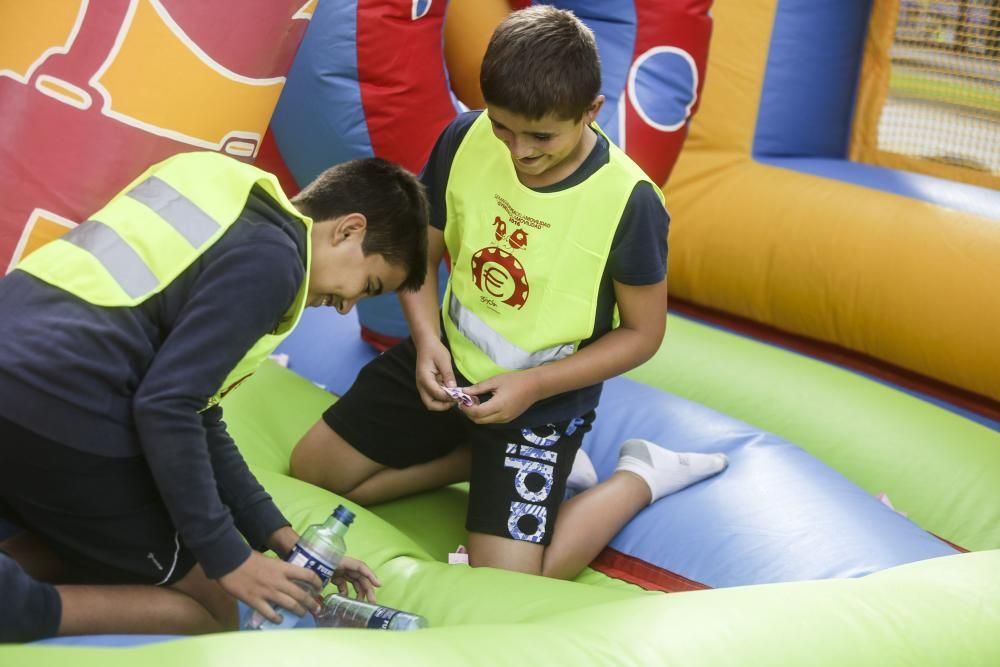 Visita de colegios a una gymkana en el Muro San Lorenzo para celebrar el Día Mundial sin Coche