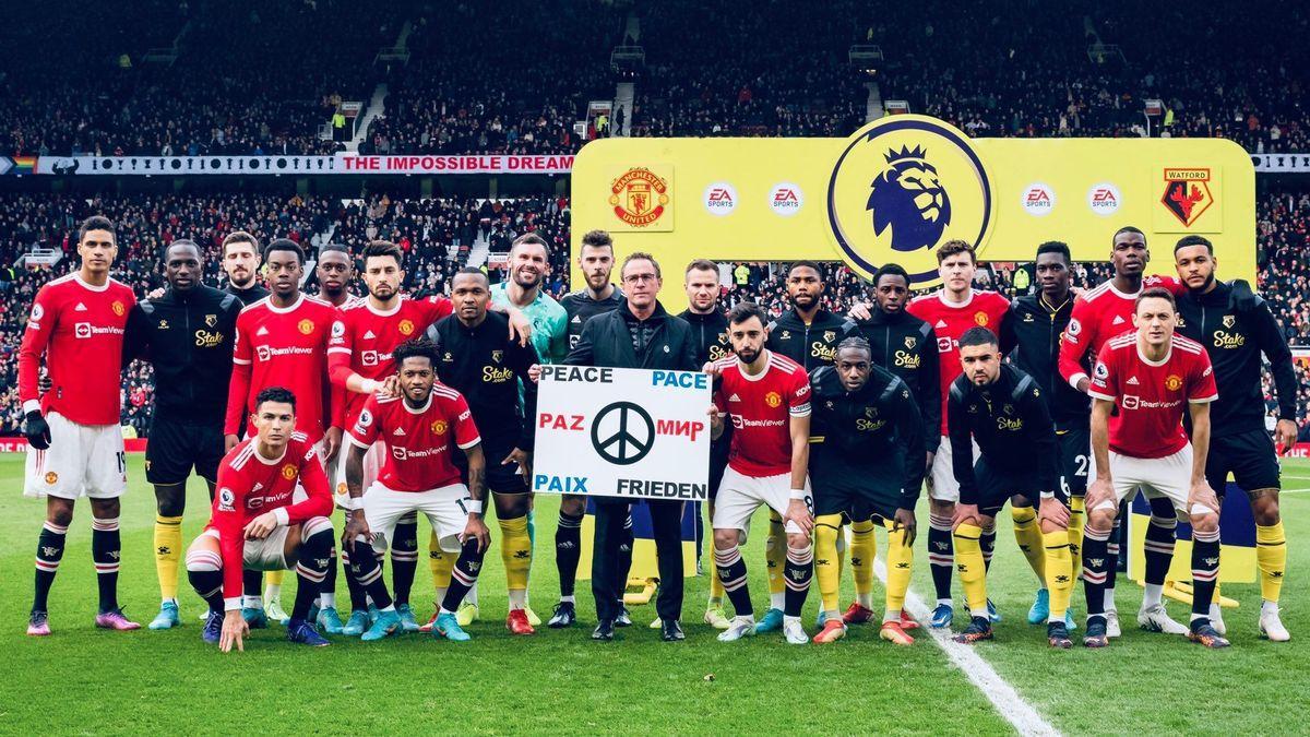 Los jugadores del Manchester United se solidarizan con Ucrania.