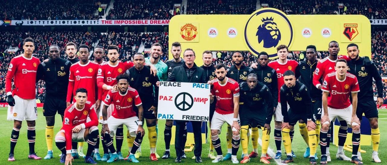 Los jugadores del Manchester United se solidarizan con Ucrania.