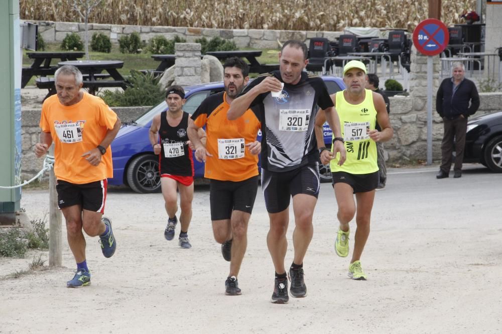 Más de medio millar de corredores completaron el espectacular y exigente recorrido de 21 kilómetros por la Costa da Vela de Cangas.