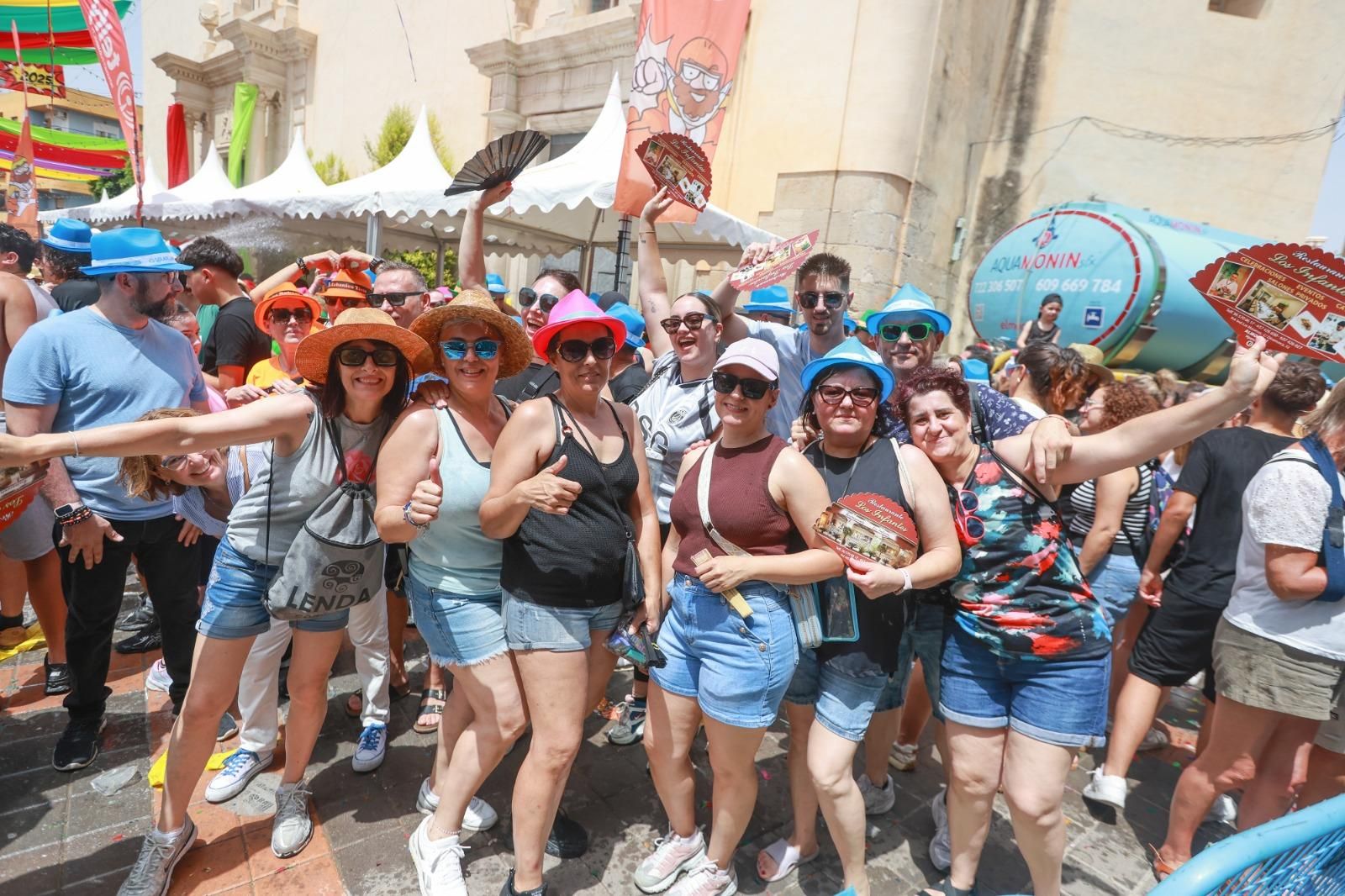 El primer Chupinazo, el de Catral, arranca el ciclo de fiestas veraniegas de los pueblos de la Vega Baja