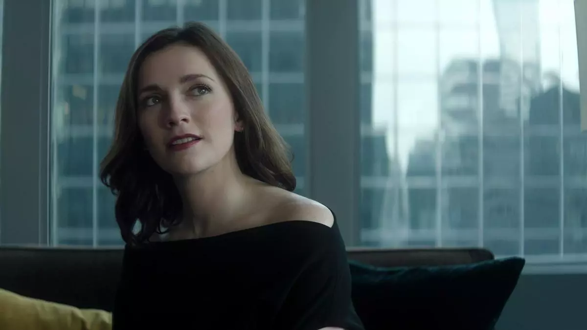 Charlotte Ritchie, la esposa del querido asesino de 'You': "¿Cómo cierras la historia de un personaje que ha hecho tanto daño y que, a la vez, ha hecho disfrutar a tanta gente?"