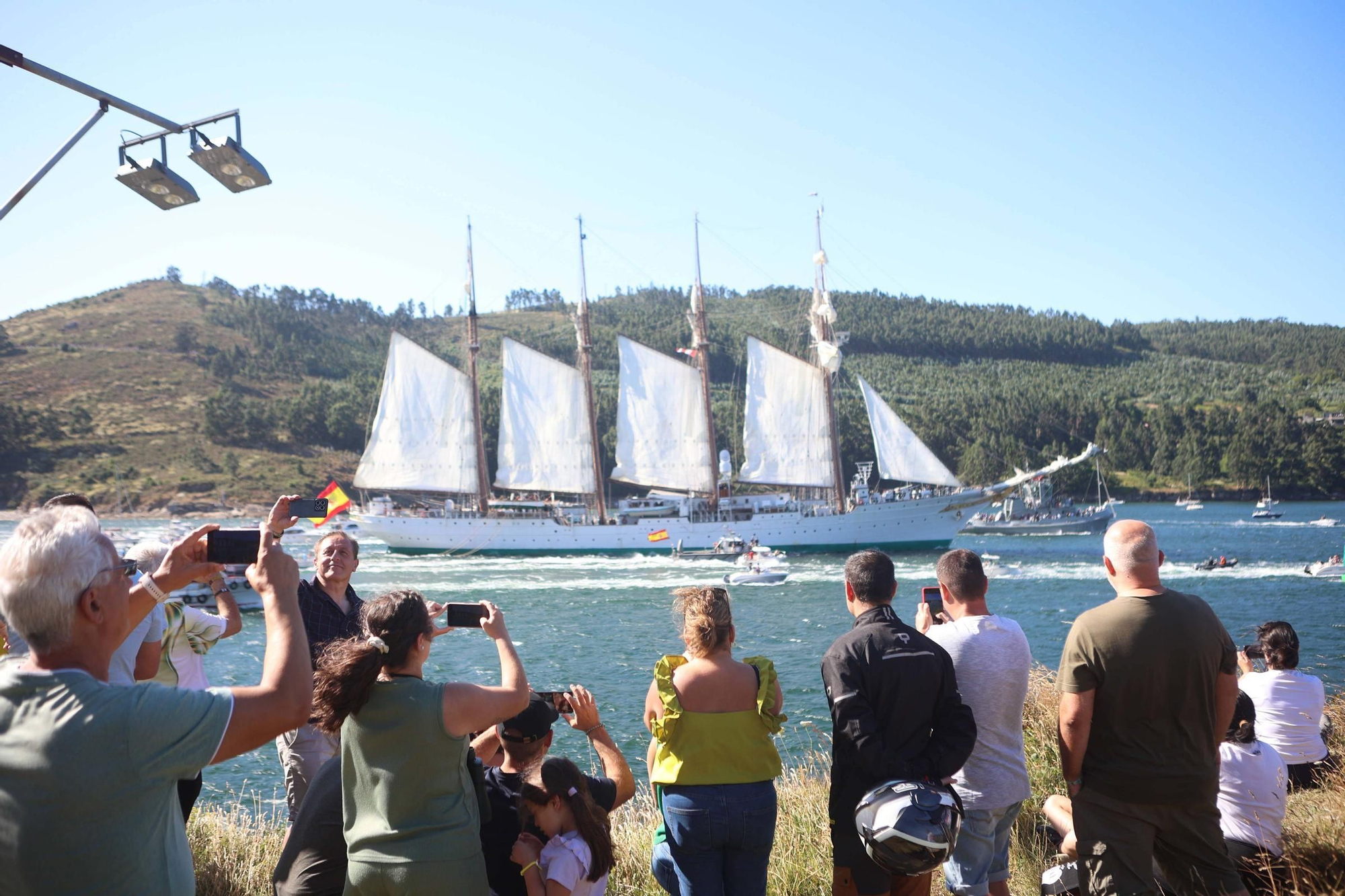 Llega a Ferrol el buque escuela de la Armada Juan Sebastian Elcano con la princesa Leonor a bordo