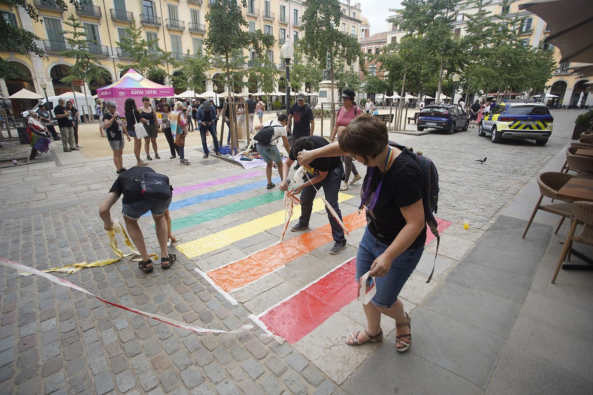 Les imatges de la restitució de la placa de Girona dels 50 anys de la revolta Stonewall