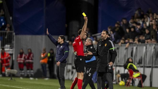 El agravio comparativo de los árbitros con el Real Zaragoza: el más expulsado y el sexto que menos faltas hace