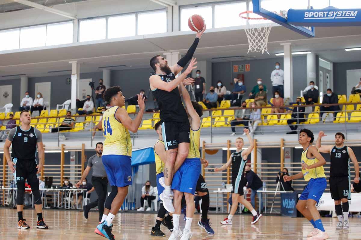 El CB Sant Antoni se ha clasificado para disputar la fase de ascenso a la LEB Plata, tras ganar en el partido decisivo al BBA Castelldefels por 95-67