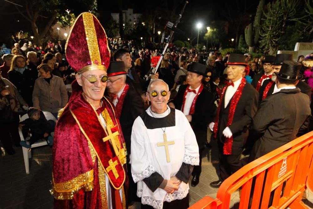 Cuplé, pasacalles y 90 kilos de sardinas para despedir el carnaval en Vila