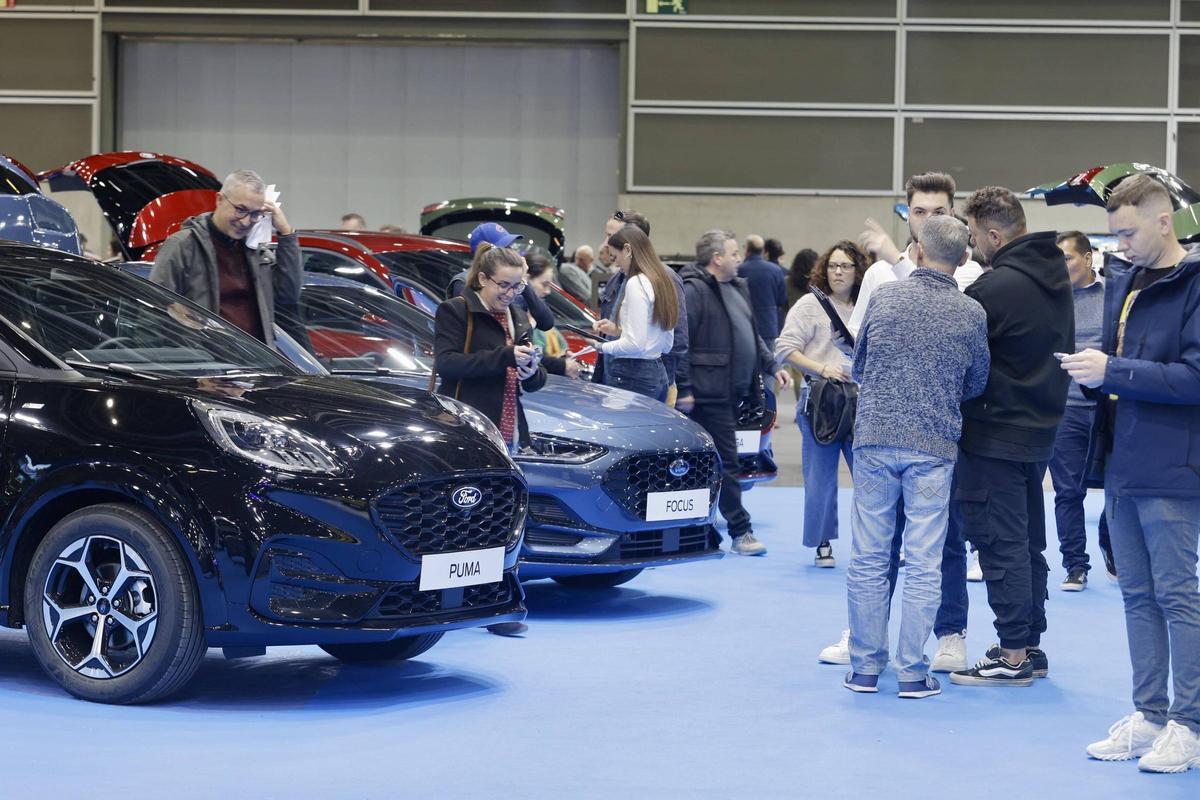 Coches en exposición la pasada Feria del Automóvil.