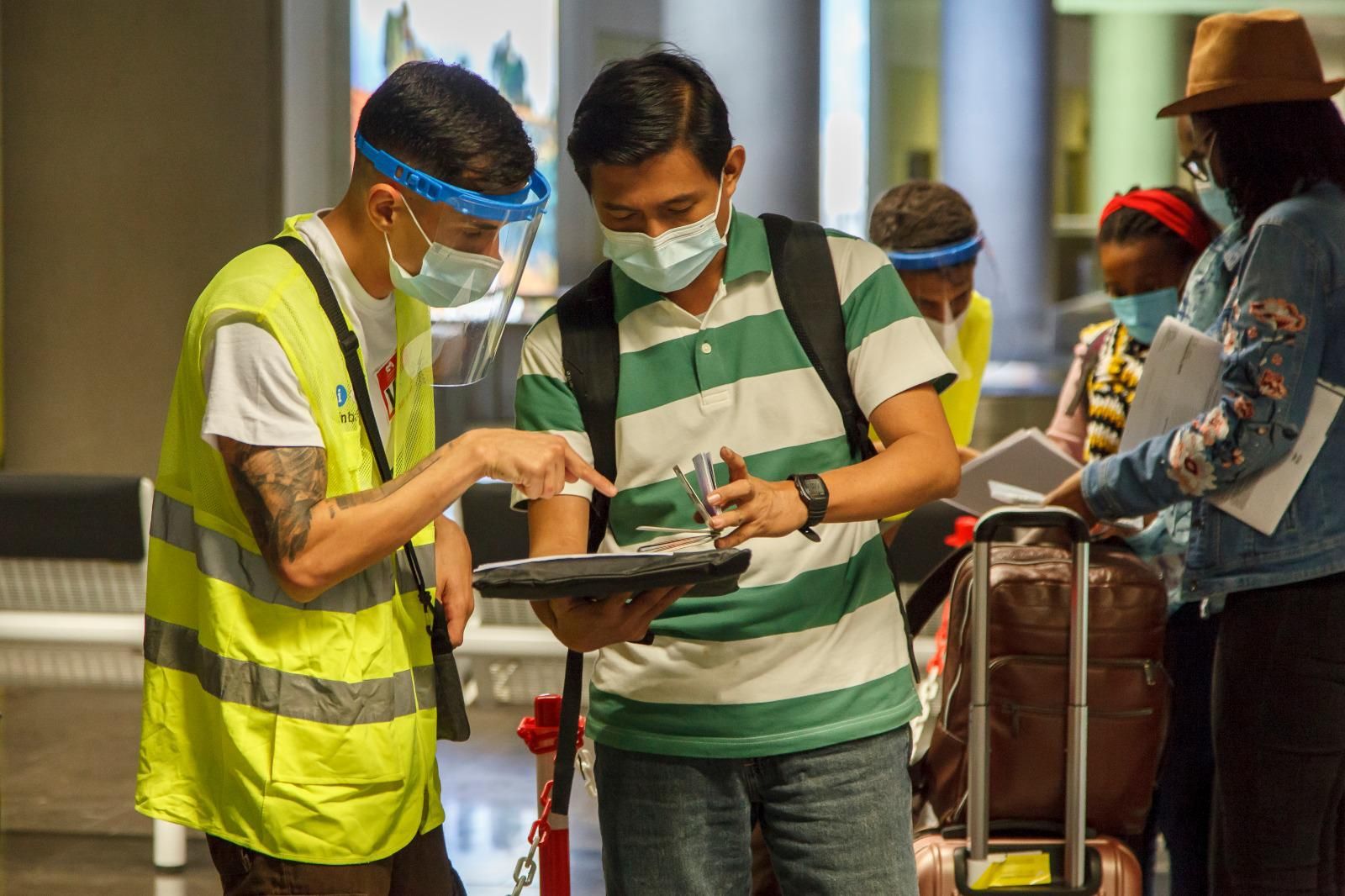 Controles de test negativos en aeropuerto