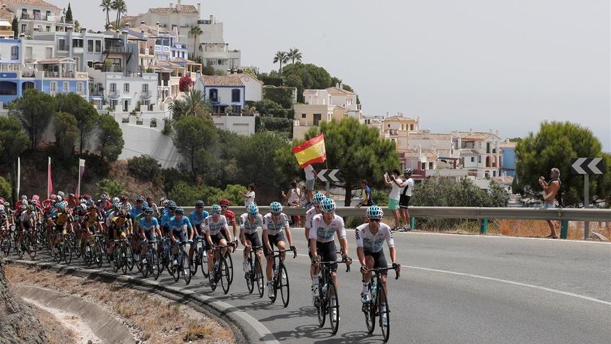 El italiano Viviani triunfa en la tercera etapa de la Vuelta a España