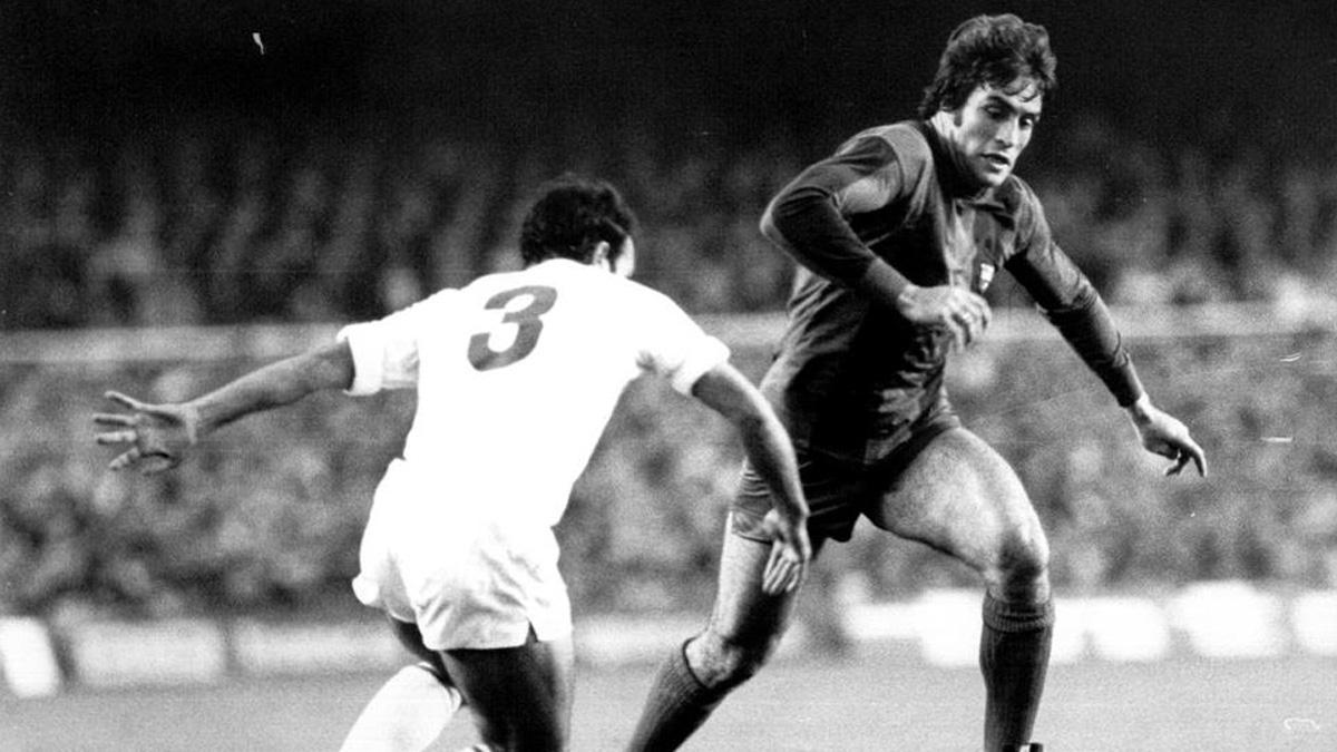 Juan Carlos Heredia, en una imagen de la temporada 1976-77 en el Camp Nou