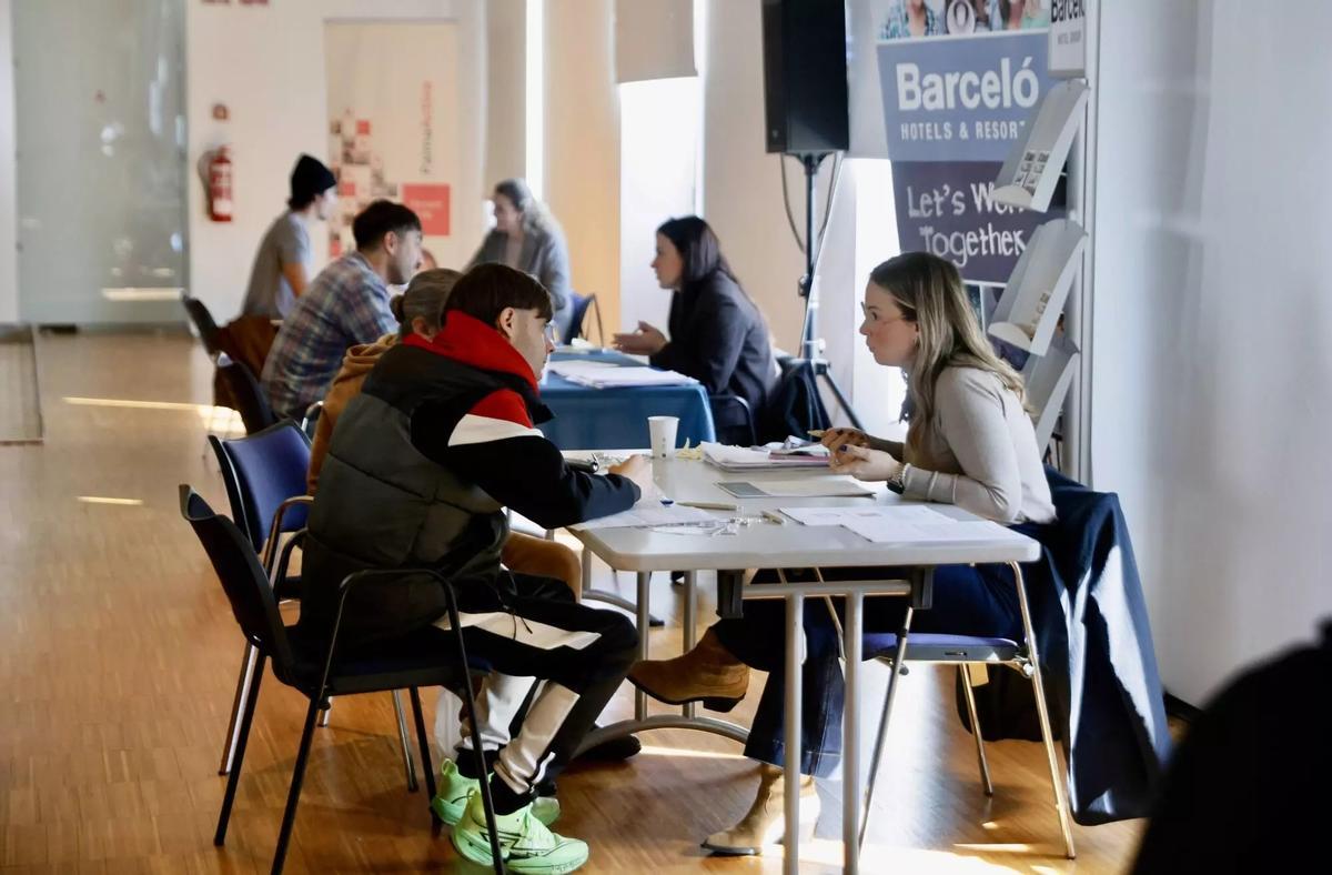 Bei der Jobmesse von PalmaActiva können sich Arbeitgeber und Arbeitnehmer direkt kennenlernen.