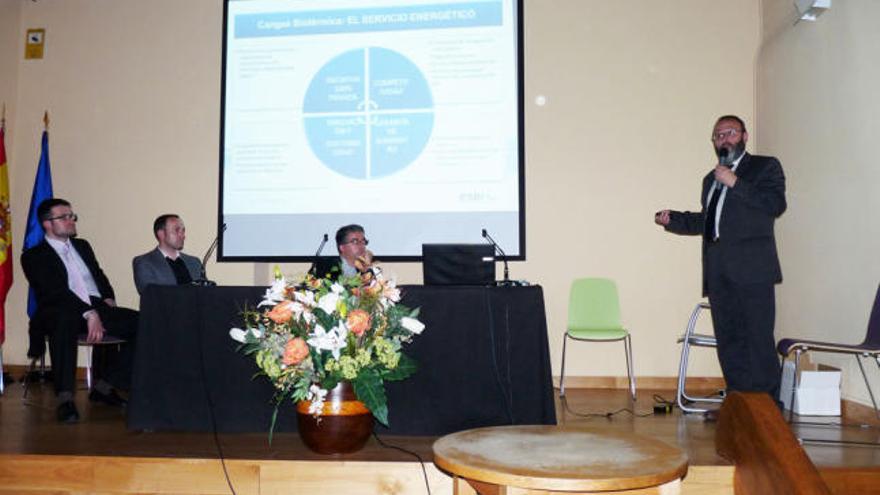 Xosé Bermeyu en la presentación de Proyecto de Red de Calor &quot;Cangas Biotérmica&quot;.