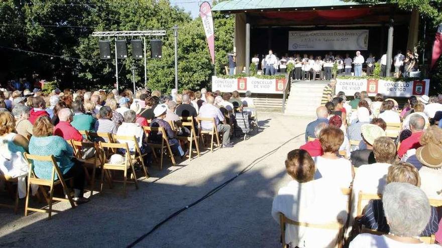 El público llenó el recinto de la finca de San Roque para asistir a las actuaciones. // Alba Villar