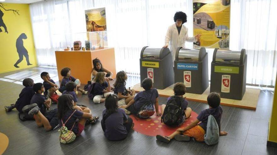 Tejerina pide a los ciudadanos que sumen a su rutina el hábito del reciclado