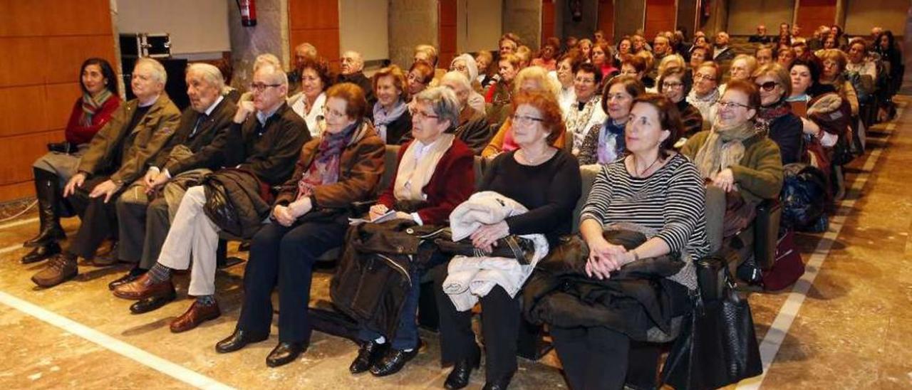 El público que acudió a la charla-coloquio en el Auditorio Municipal do Areal, en Vigo. // Marta G. Brea