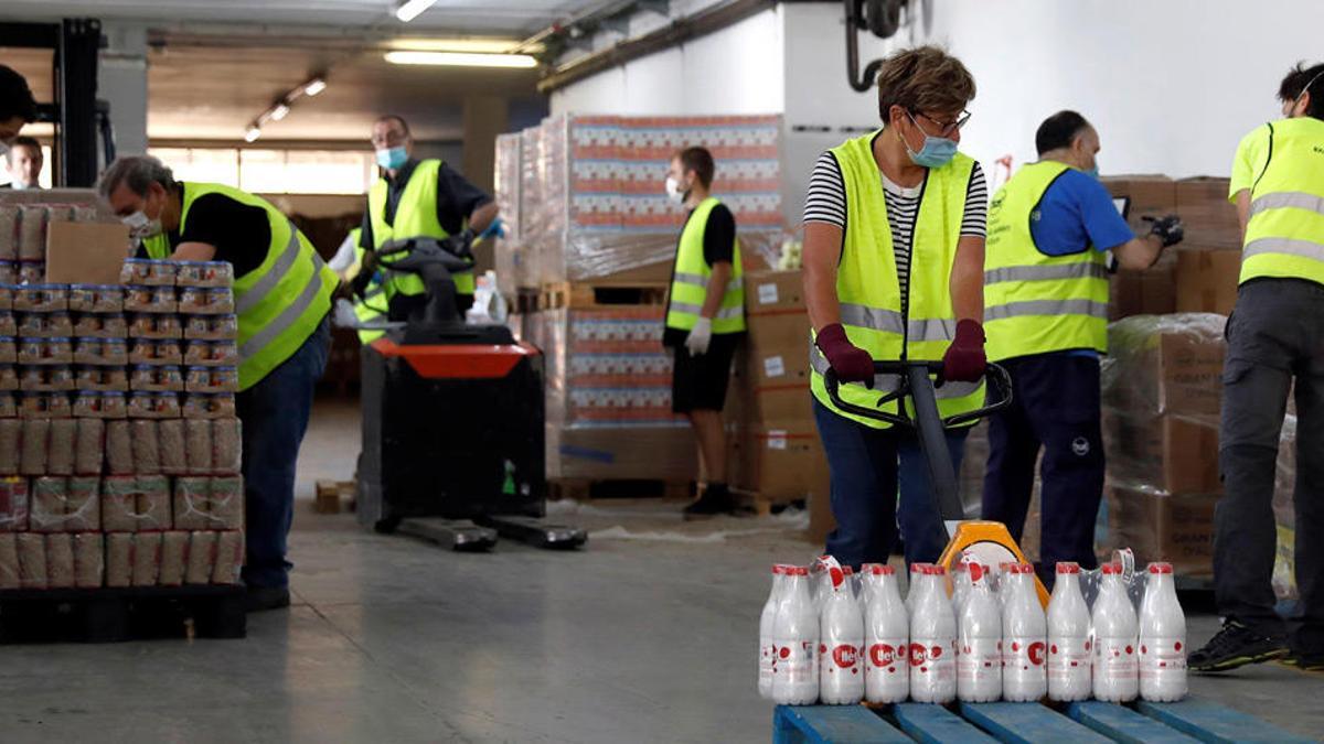 El Banco de Alimentos es una de las organizaciones que se encarga de repartir las ayudas del Gobierno