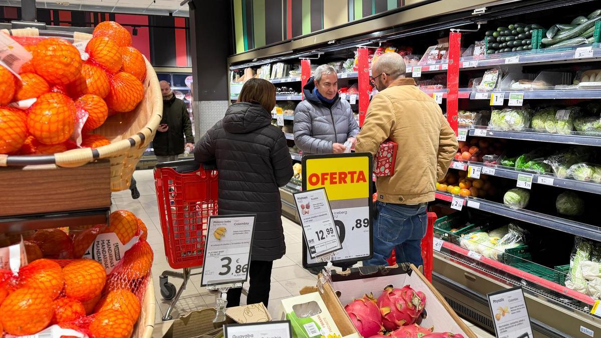 Dime en qué supermercado compras y te diré cuánto puedes ahorrarte: hasta 2.000 euros de diferencia al año en Zaragoza