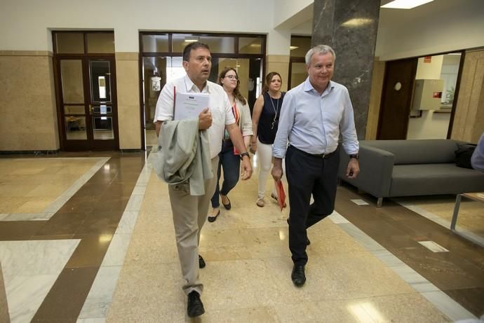 18.06.19.- Las Palmas de Gran Canaria. Antonio Morales (Nueva Canarias) se reune con Luis Ibarra (PSOE), para negociar el posible pacto de progreso en el Cabildo de Gran Canaria. Foto Quique Curbelo  | 18/06/2019 | Fotógrafo: Quique Curbelo