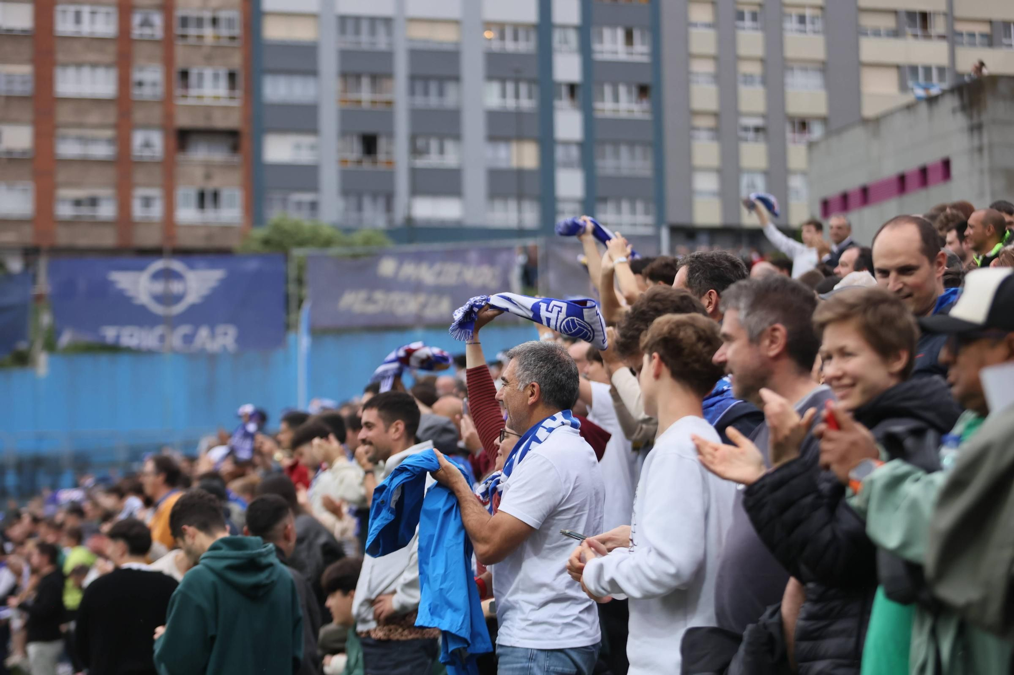 EN IMÁGENES: La final por el ascenso entre Avilés y Rayo Majadahonda vivida en el Suárez Puerta