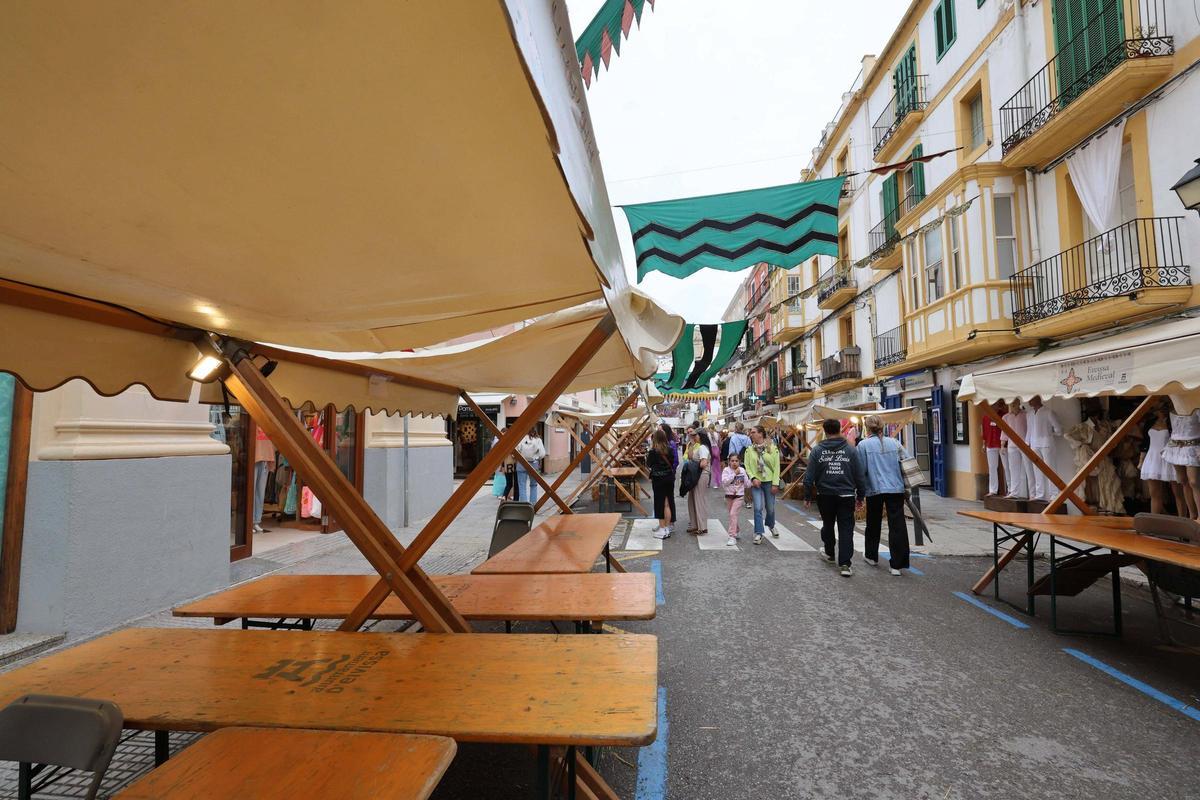 Lluvia y viento en la jornada del sábado en la Ibiza Medieval