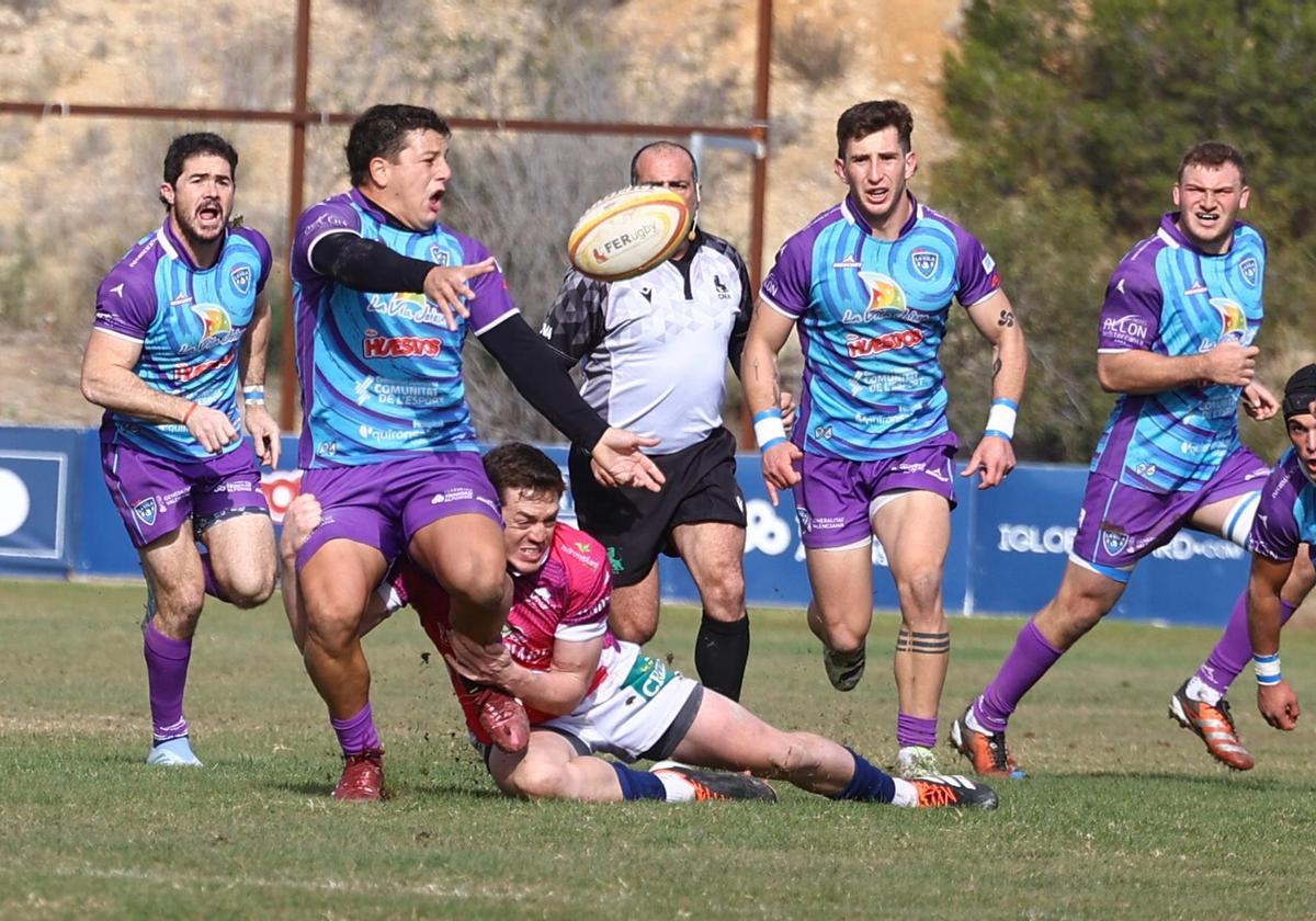 Un instante del encuentro disputado en el Pantano