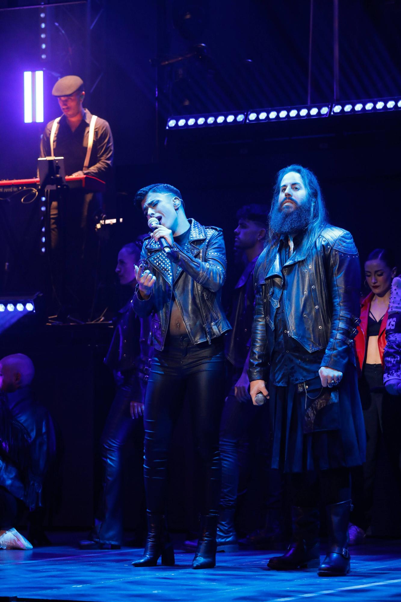 En imágenes: Musical "Cruz de navajas" en el Palacio Valdés de Avilés