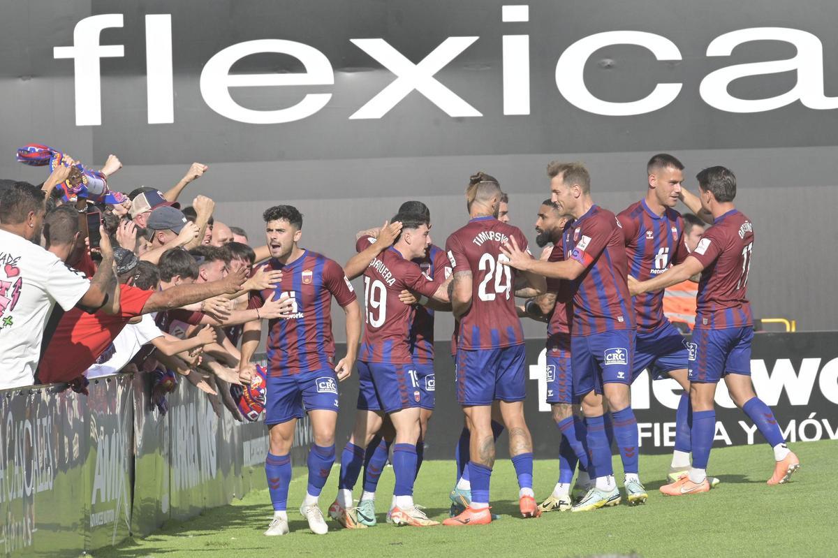 El Eldense nada y muere en la orilla