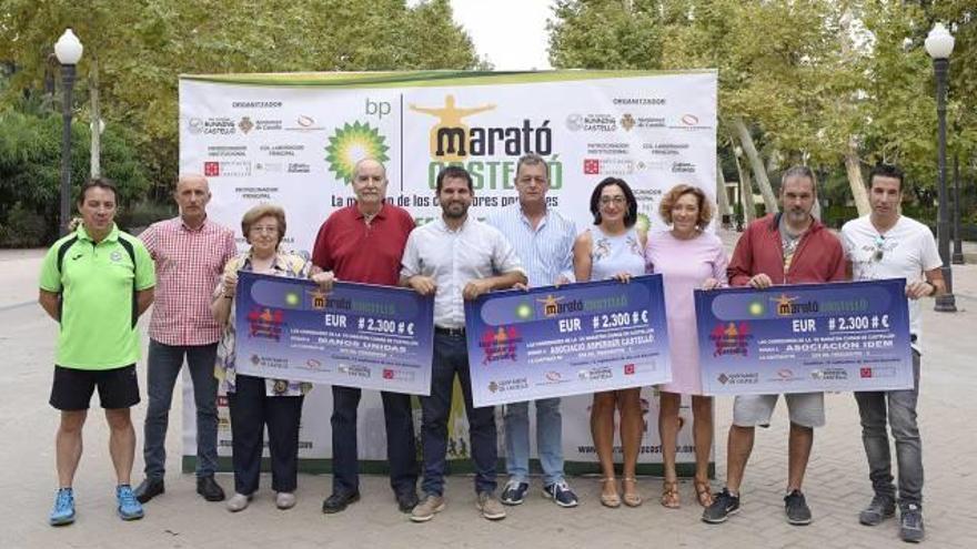 Atletismo Marató BP Castelló entrega los cheques solidarios