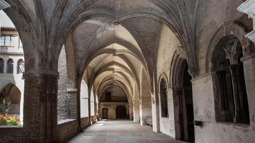 El monasterio fue fundado a finales del siglo XIII, es decir, hace más de 700 años.  