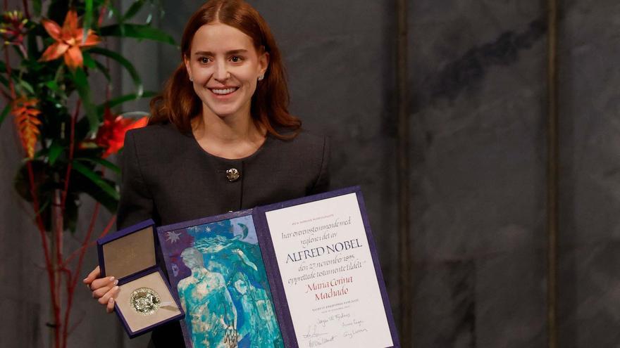 La hija de Corina Machado recoge el Premio Nobel de la Paz en Oslo en ausencia de su madre