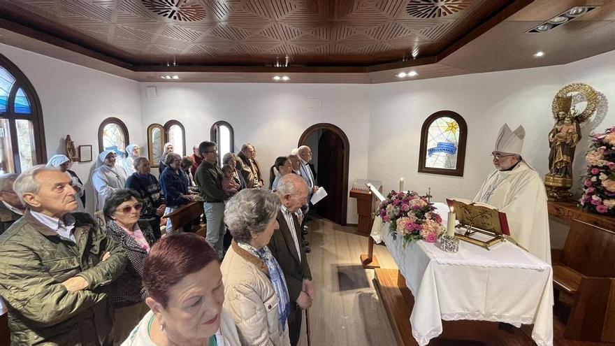 La Guía venera a su capilla, reconstruida hace una década: &quot;Es bonito ver tanto cariño&quot;