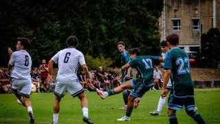 El Compos salva un penalti, pero no evita el empate