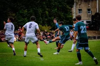 El partido entre la SD Compostela y el Atlético Montañeros, en imágenes