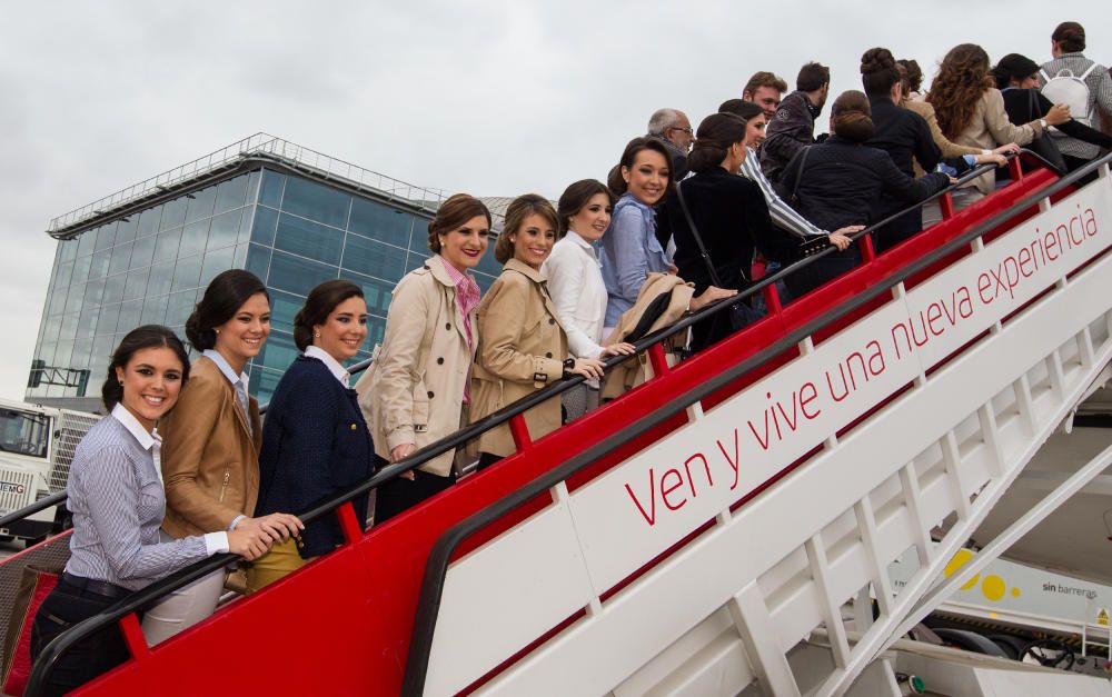 Las candidatas antes de subir al avión