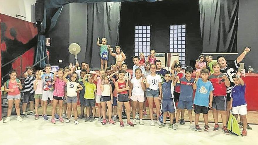 éxito de las escuelas deportivas de verano en pedro abad