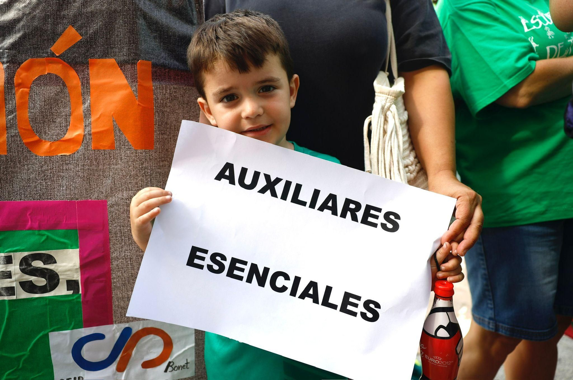 En imágenes | Concentración frente al departamento de Educación del Gobierno de Aragón