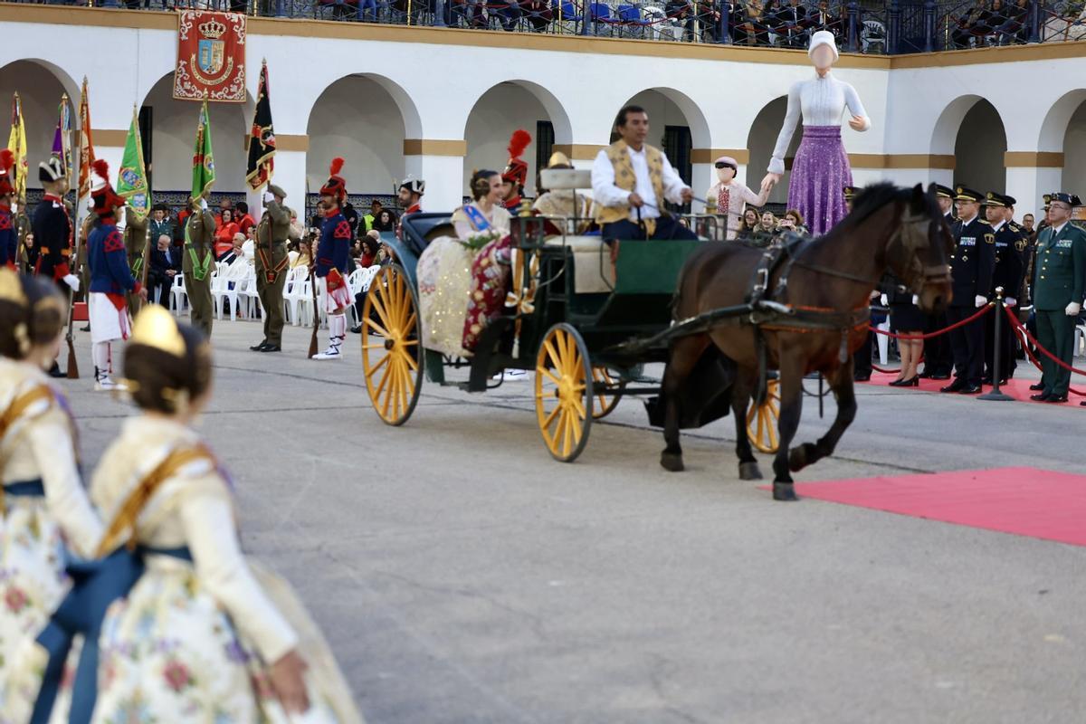 Homenaje de las Fuerzas Armadas y Guardia Civil a las Fallas de València de 2024
