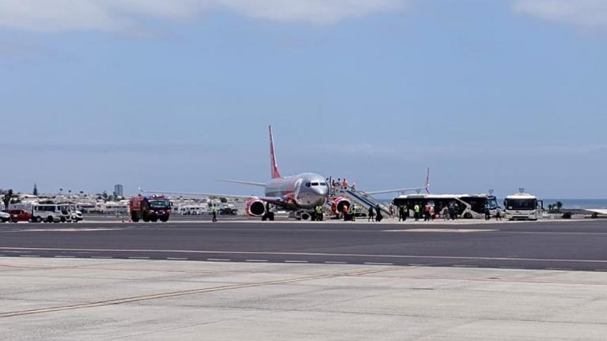 Un avión regresa al aeropuerto de Lanzarote tras detectarse humo en la cabina