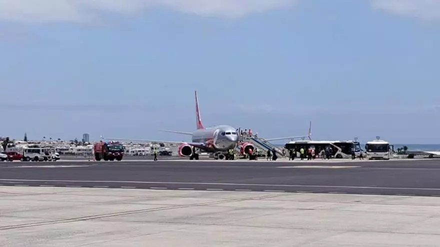 Un avión regresa al aeropuerto de Lanzarote tras detectarse humo en la cabina