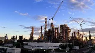 La refinería de Castellón reduce la huella de carbono de sus actividades