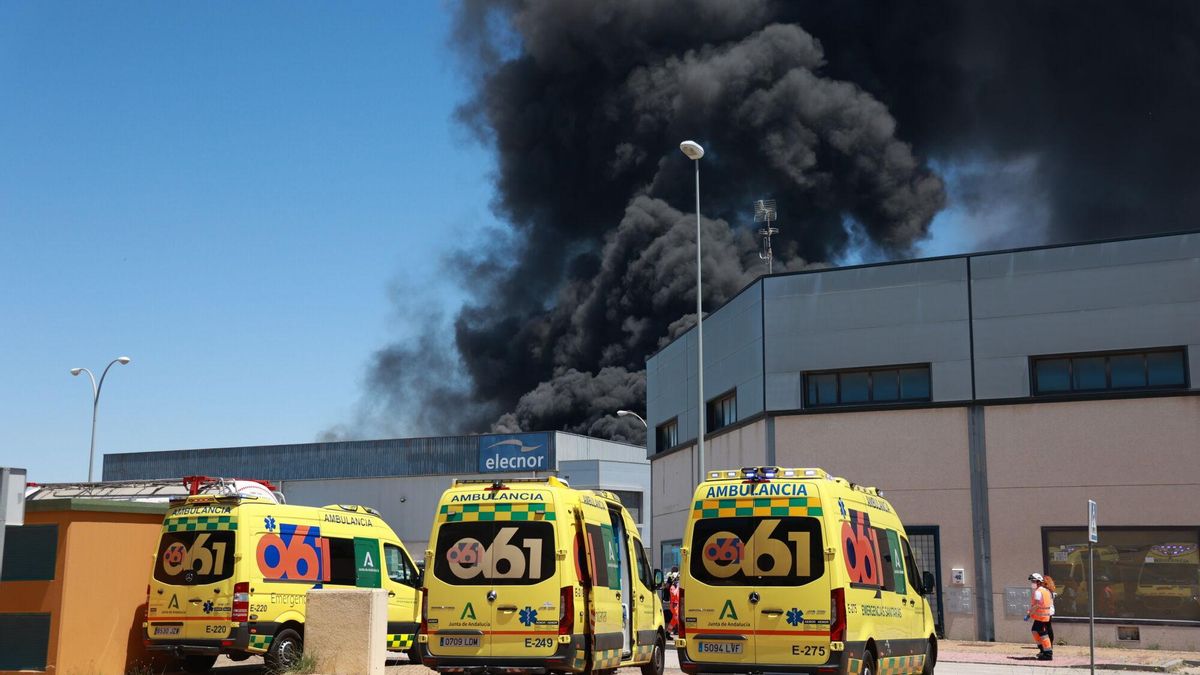 Columna de humo del lugar donde se ha producido el accidente.