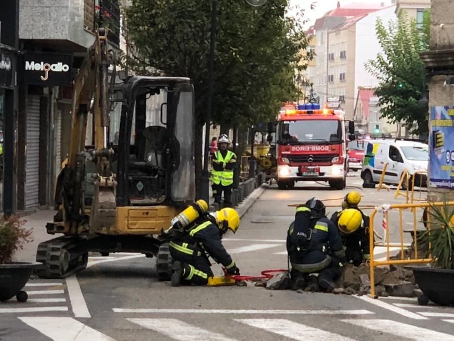 Un escape de gas obliga a acordonar el centro de Cangas